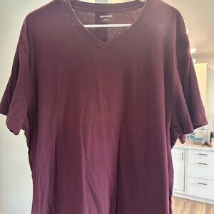 Old Navy Men's Maroon V-Neck Shirt